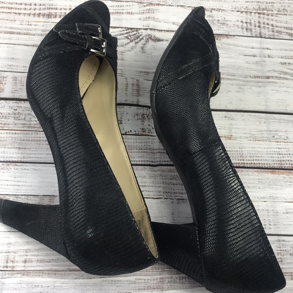 EUC Black heels, faux snakeskin, peep toe with buckles. Size 7. - Picture 11 of 11
